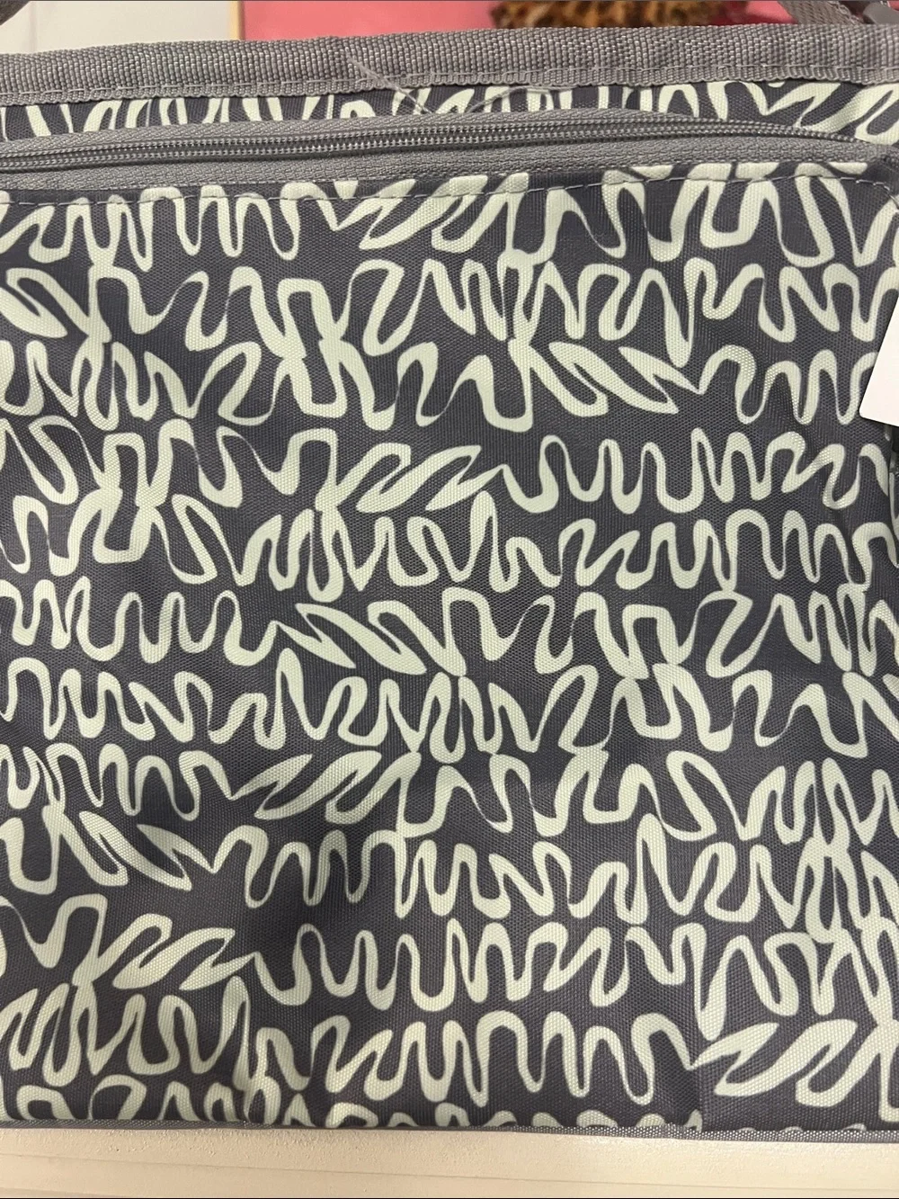 thirty-one Gray and White Cargo clip on thermal lunch tote